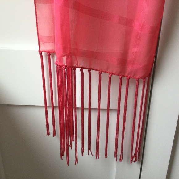 Vintage Fringed Coral Lighrweight Scarf - Picture 2 of 4